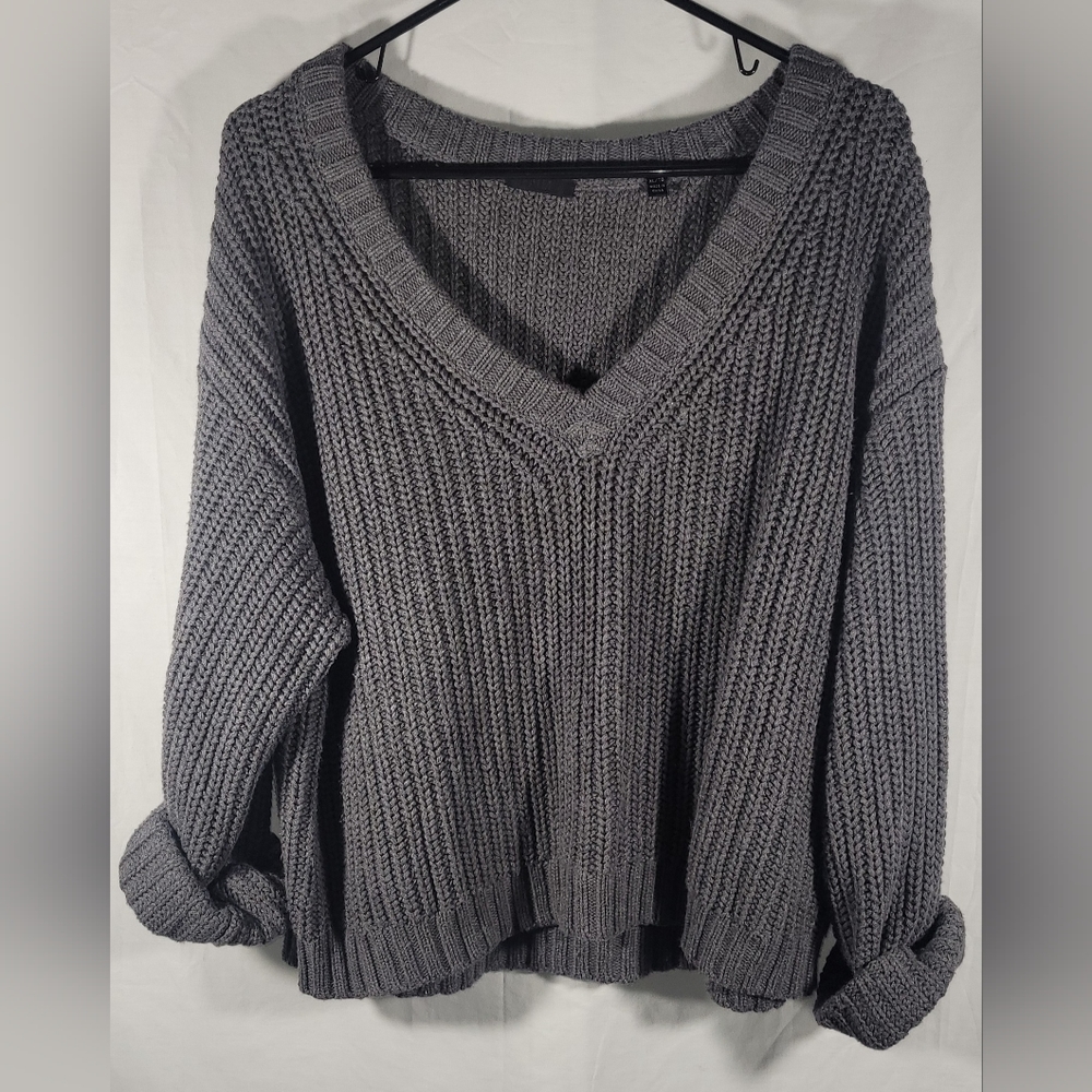 AIM ladies oversized gray v-neck sweater size XL
